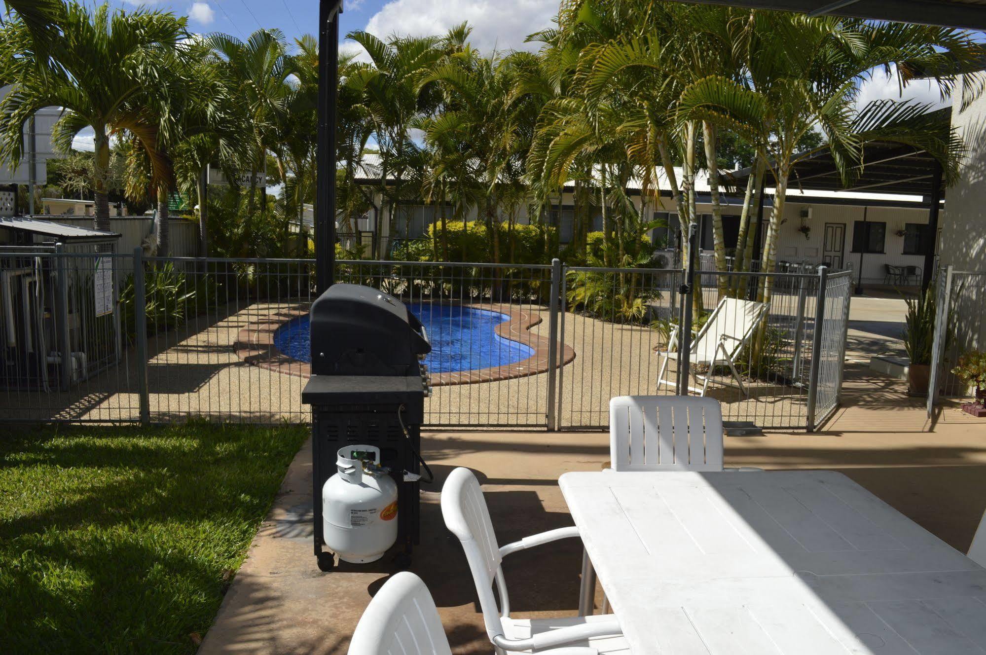 Charters Towers Motel Exterior photo