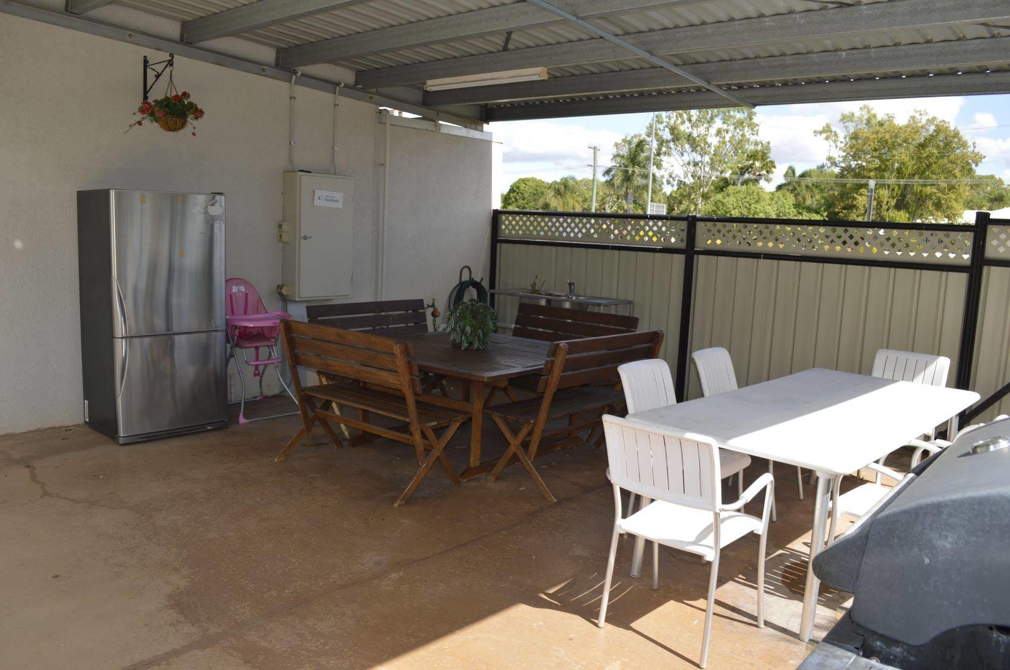 Charters Towers Motel Exterior photo